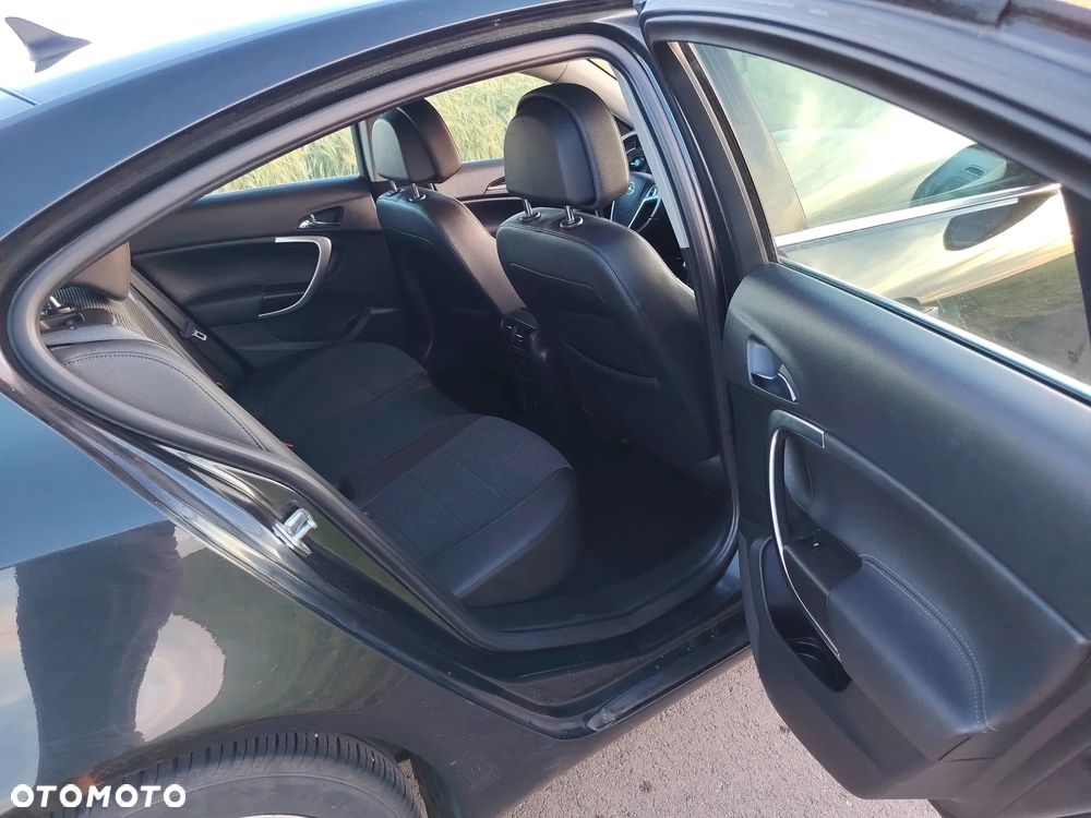 Opel Insignia 2.0 CDTI - 12