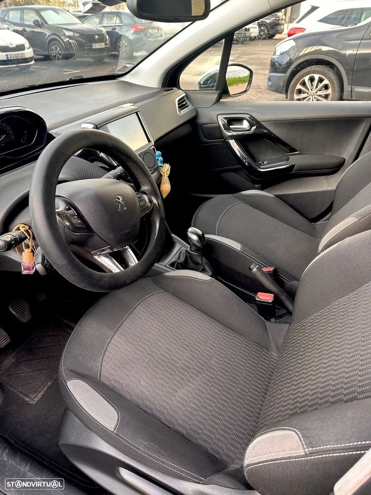 Peugeot 208 1.6 BlueHDi Style - 6