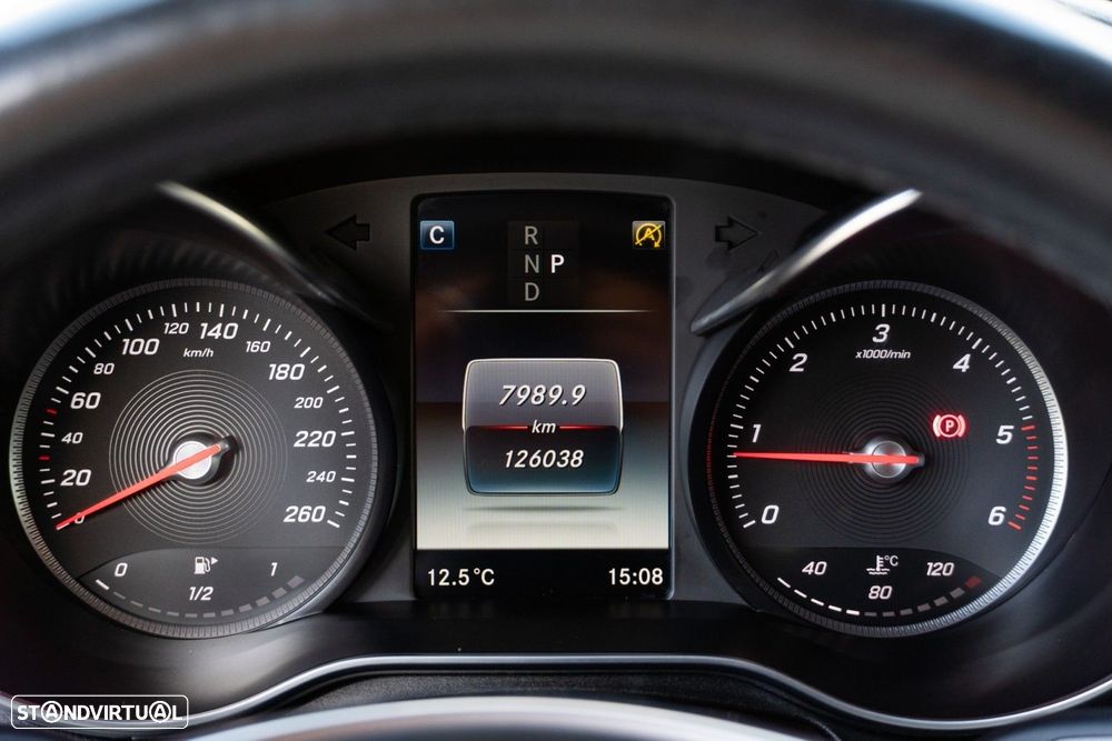 Mercedes-Benz GLC 220 d 4Matic 9G-TRONIC AMG Line - 33