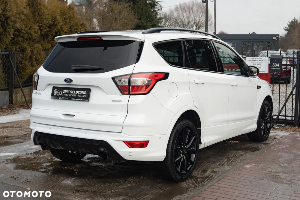 Ford Kuga 1.5 EcoBoost 2x4 ST-Line - 28