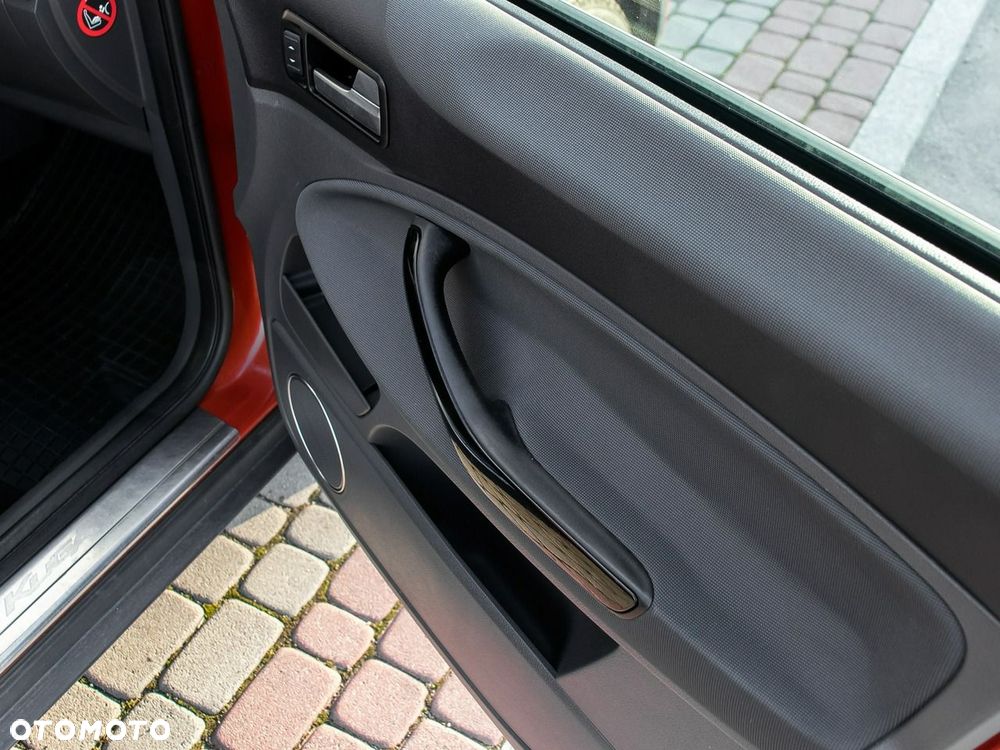 Ford Kuga 2.0 TDCi 2x4 Titanium - 13