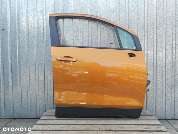 Opel mokka lift a 1 GGQ drzwi prawy przod przednie w kolor