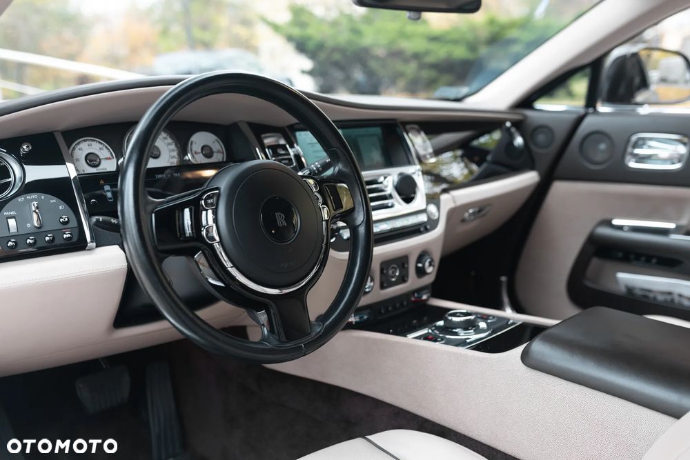 Rolls-Royce Wraith Standard - 17