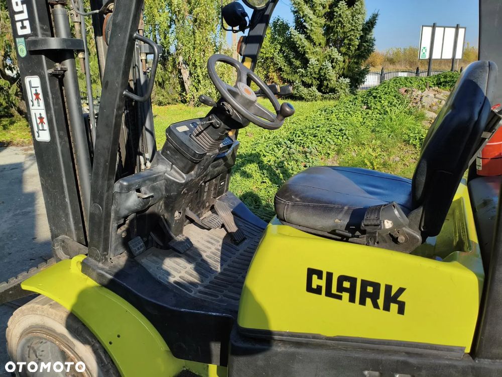 Clark C35L - 9