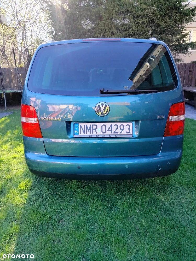Volkswagen Touran - 11