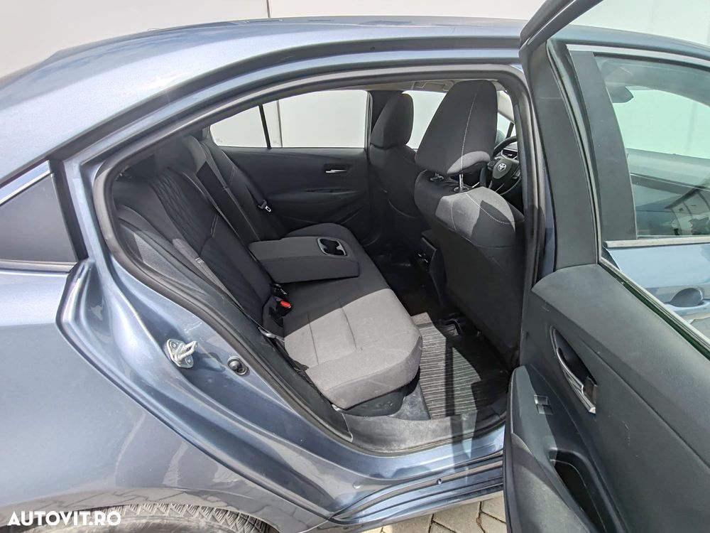 Toyota Corolla 1.8 HSD Business - 8