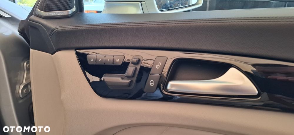 Mercedes-Benz CLS 350 CDI 4-Matic BlueEff - 25