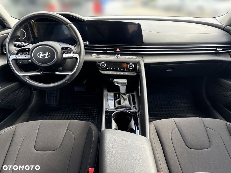 Hyundai Elantra 1.6 Smart CVT - 4