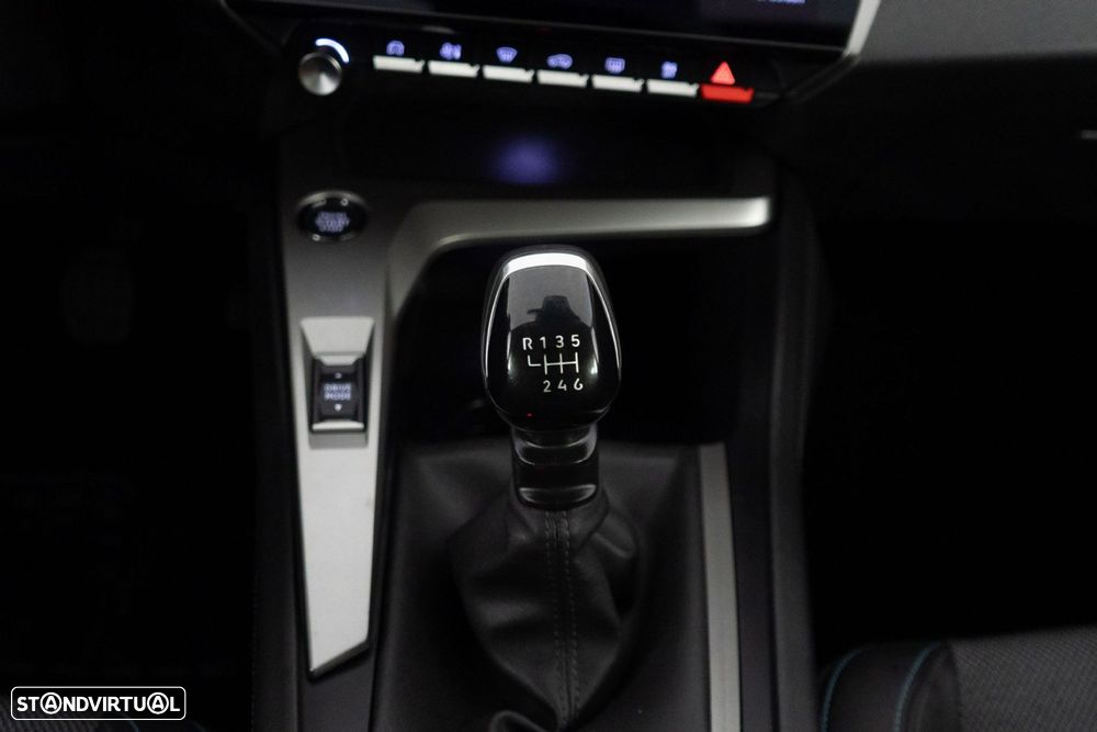 Peugeot 308 1.2 PureTech Allure Pack - 17