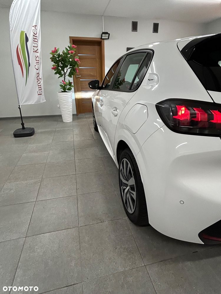 Peugeot 208 2021