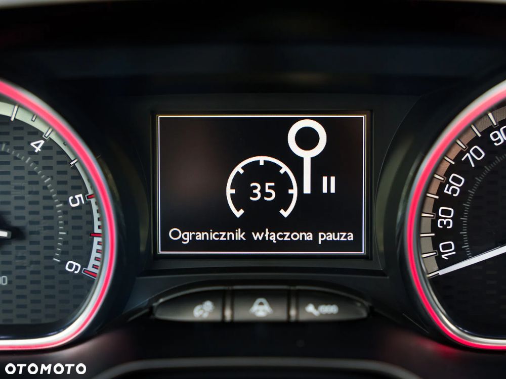 Peugeot 2008 BlueHDi 120 EAT6 Black Edition - 39