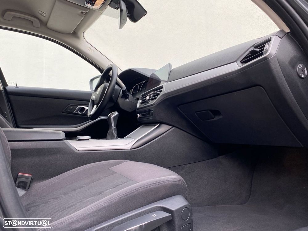 BMW 318 d Touring Advantage - 13