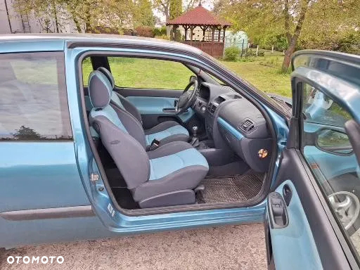 Renault Clio 1.2 16V 75 Collection - 5