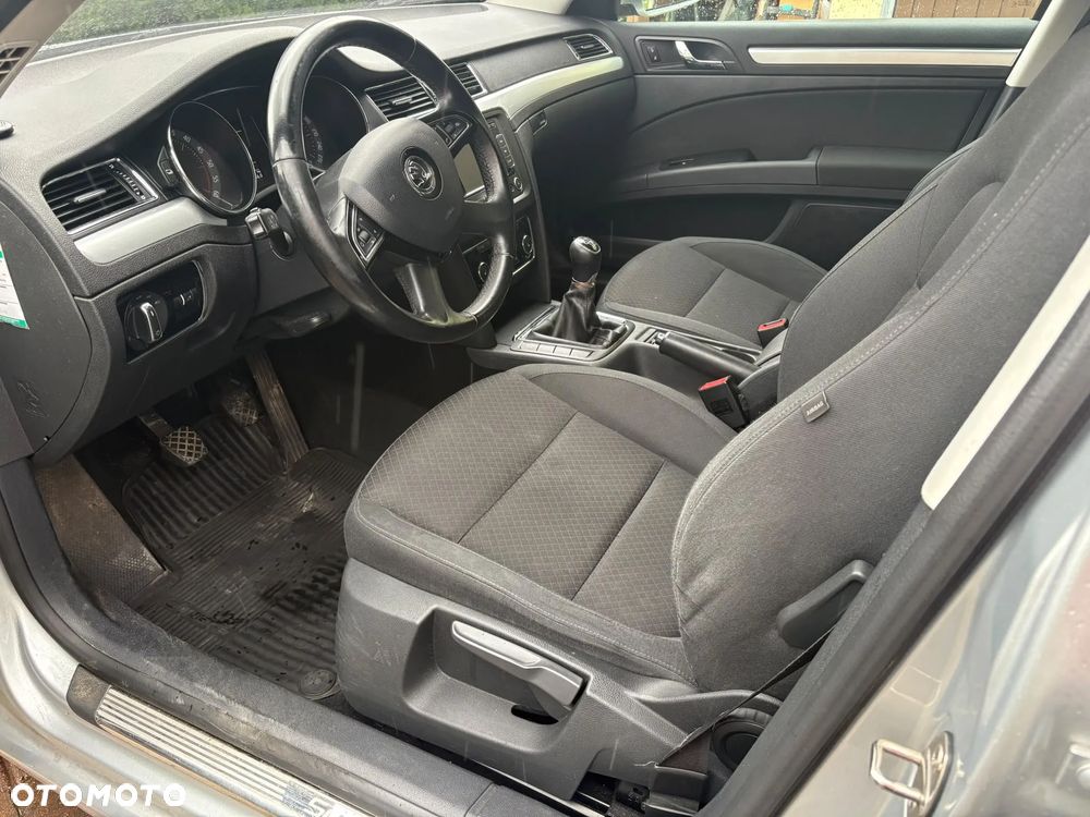 Skoda Superb 2.0 TDI Ambition - 8