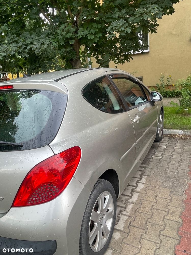 Peugeot 207 - 2
