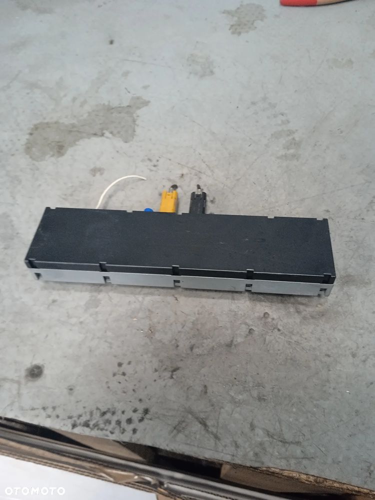 Wzmacniacz anteny E46 65206912817 - 1