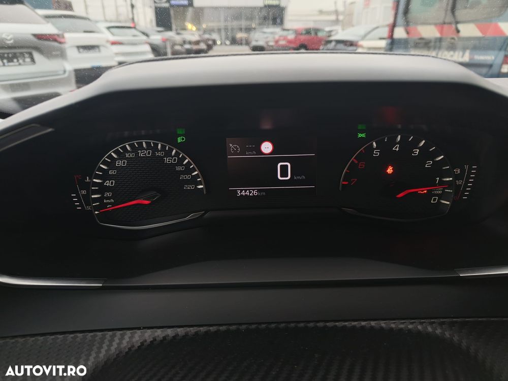 Peugeot 208 1.2 L PureTech STT Allure - 11