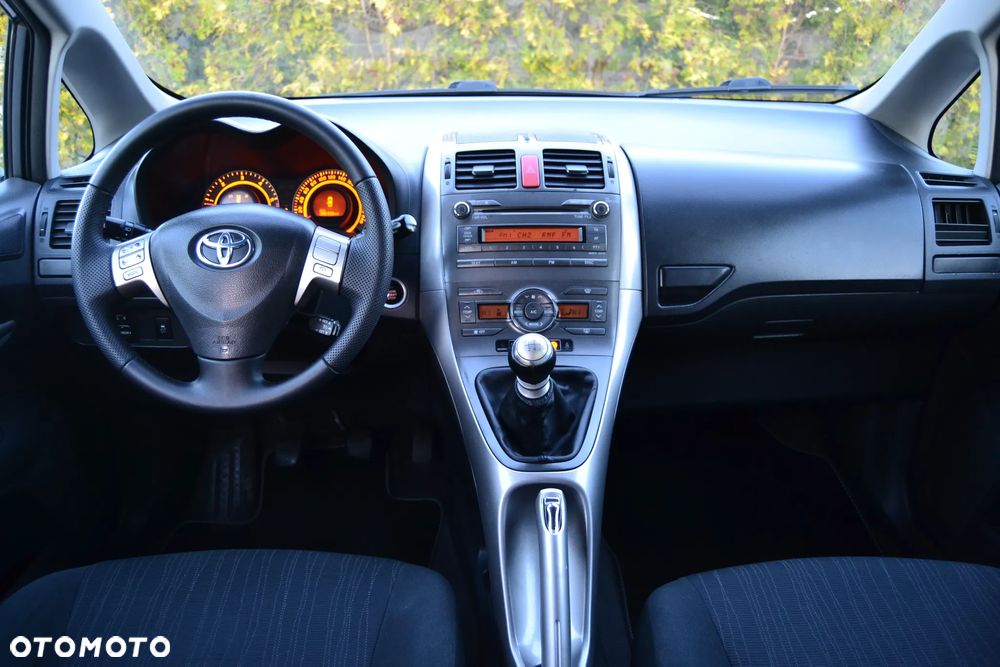 Toyota Auris 2.0 D-4D Sol - 34