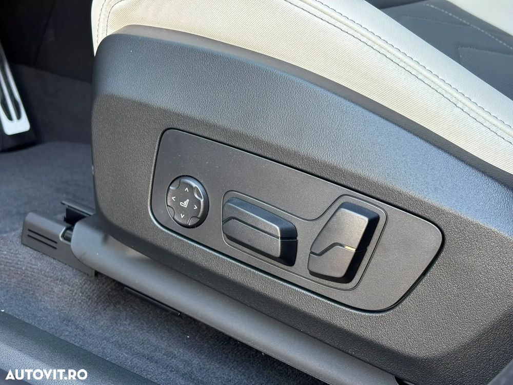 BMW iX1 xDrive30 M Sportpaket - 16