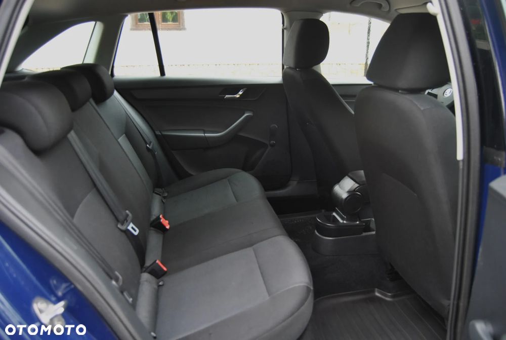 Skoda RAPID 1.2 TSI Style - 8
