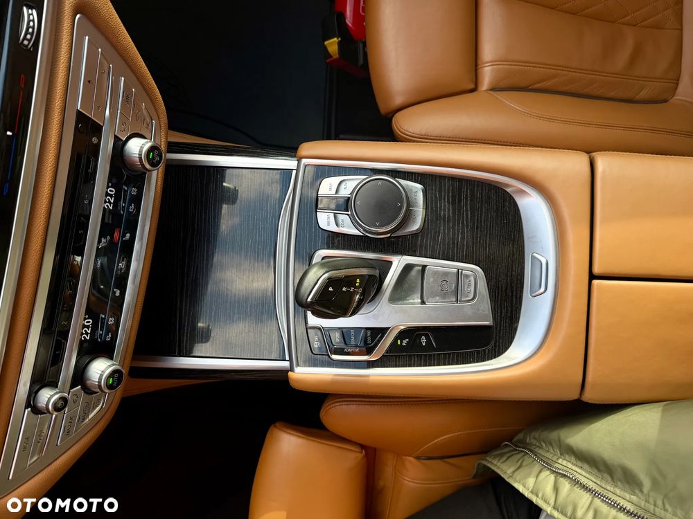 BMW Seria 7 730d xDrive - 23