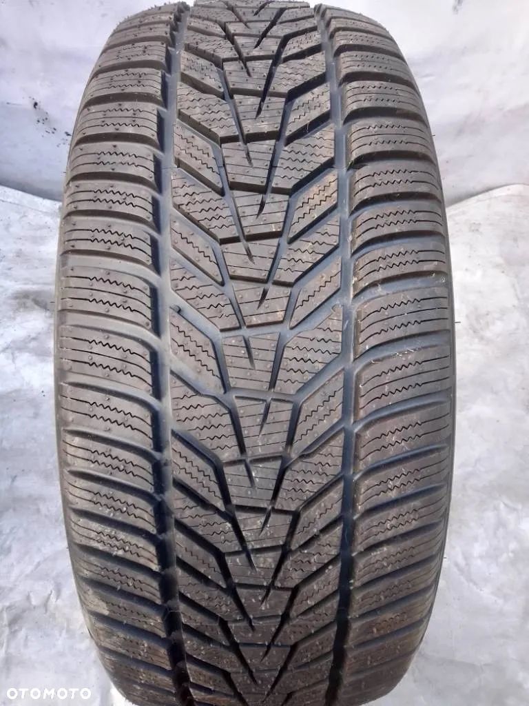 Hankook Winter ICEPT EVO 3 235/45  R19 99V 2023 - 1