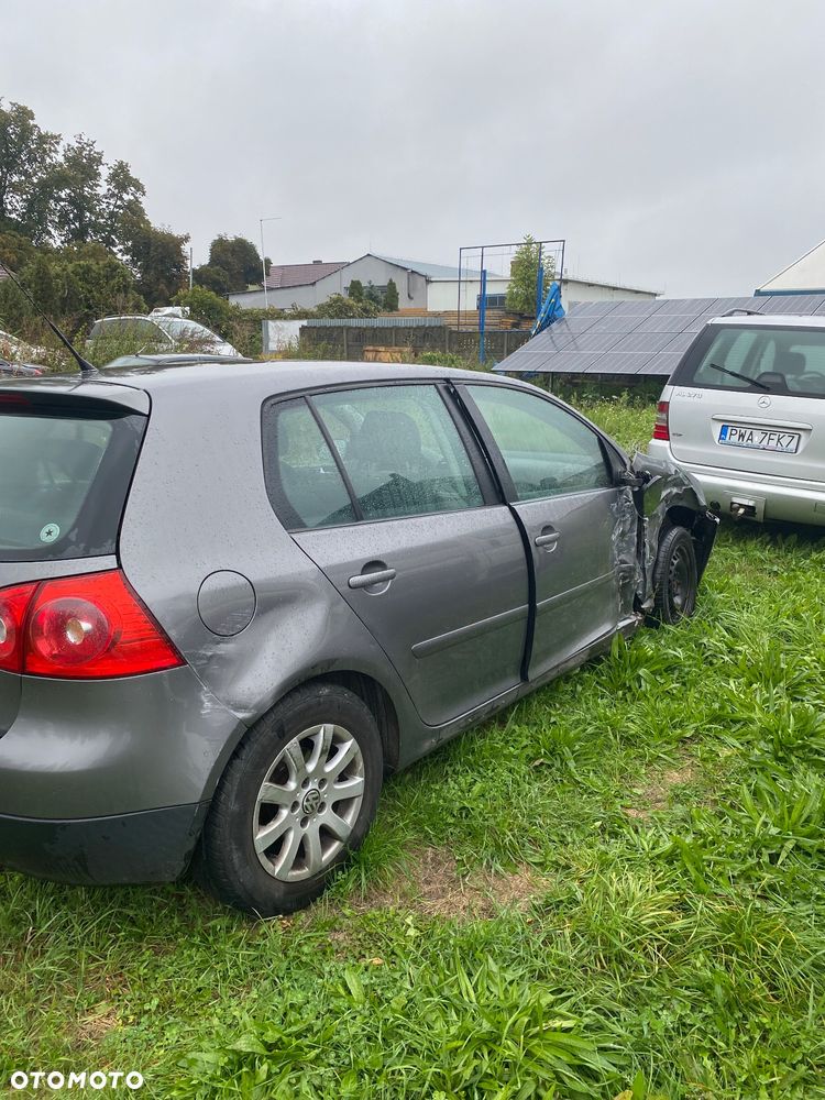 Volkswagen Golf V 1.6 Comfortline - 3