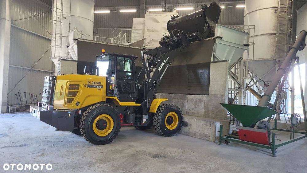 Fadroma Ładowarka kołowa XCMG XC938E - 12