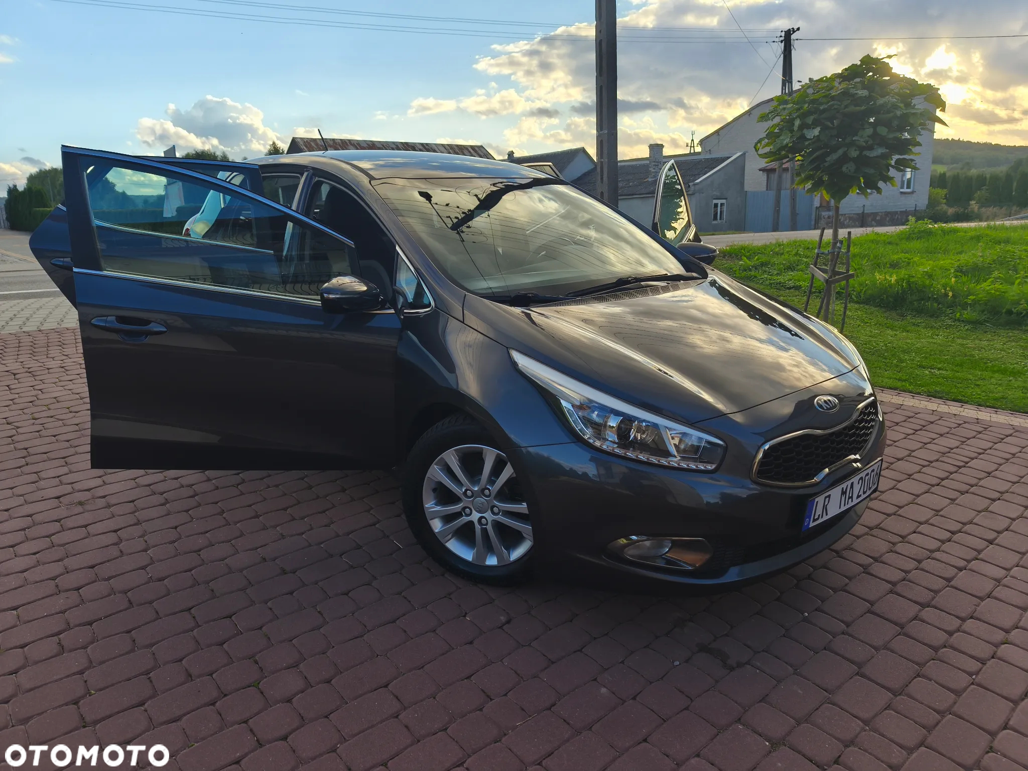 Kia Ceed 1.6 GDI Dream Team Edition - 11