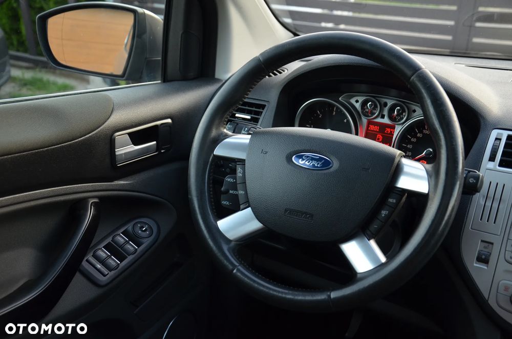 Ford Kuga 2.0 TDCi 4x4 Titanium - 22
