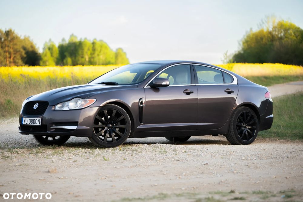 Jaguar XF 3.0 V6 Luxury - 1