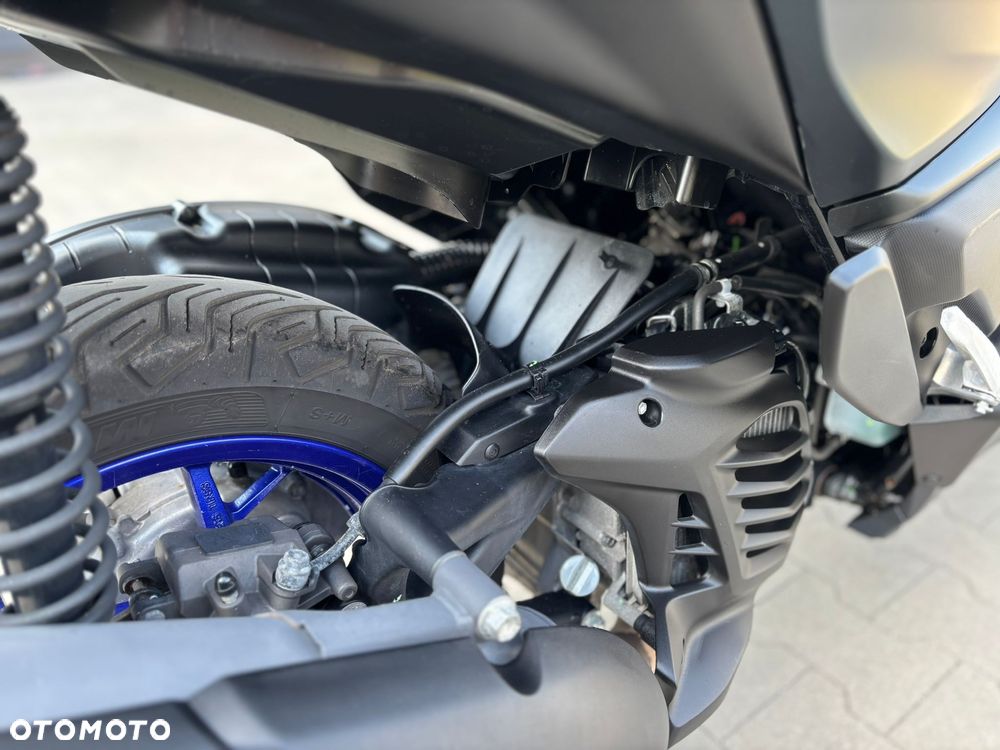 Yamaha X-max - 16