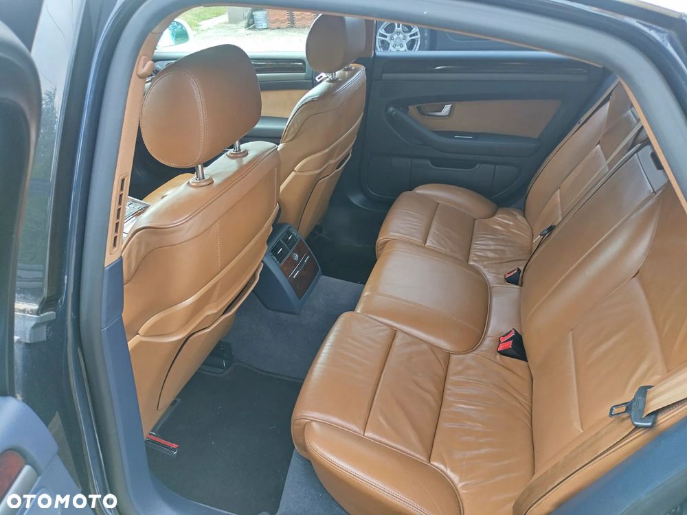 Audi A8 - 6