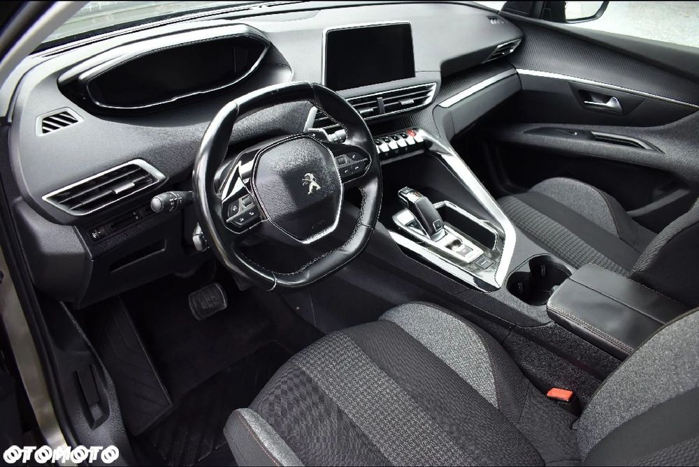 Peugeot 5008 BlueHDi 130 EAT8 Active - 24