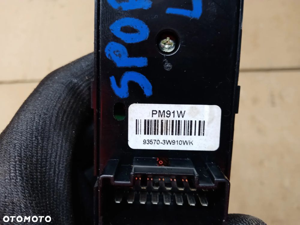 Przełącznik panel sterowania szyb Kia Sportage III 93570-3W910 - 4