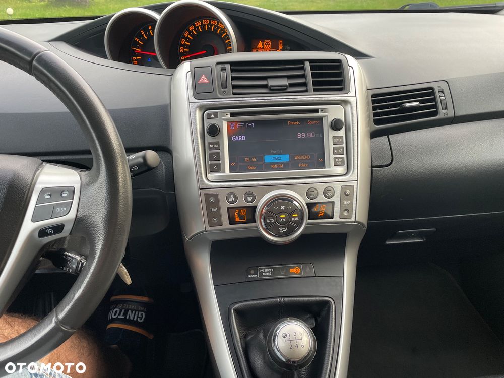 Toyota Verso 2.0 D-4D Sol 7os - 26