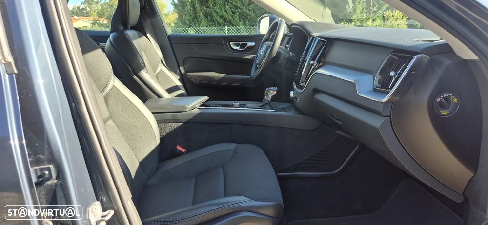 Volvo XC 60 2.0 D4 Momentum Geartronic - 22