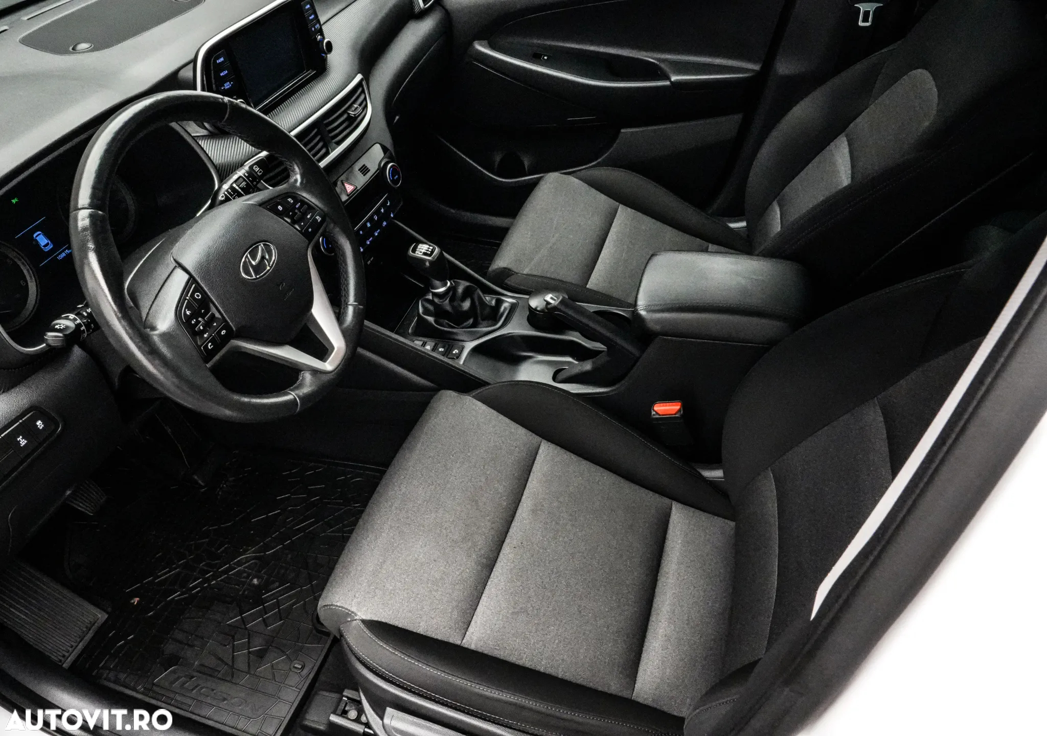 Hyundai Tucson 1.6 CRDi 4WD 6MT Premium - 9