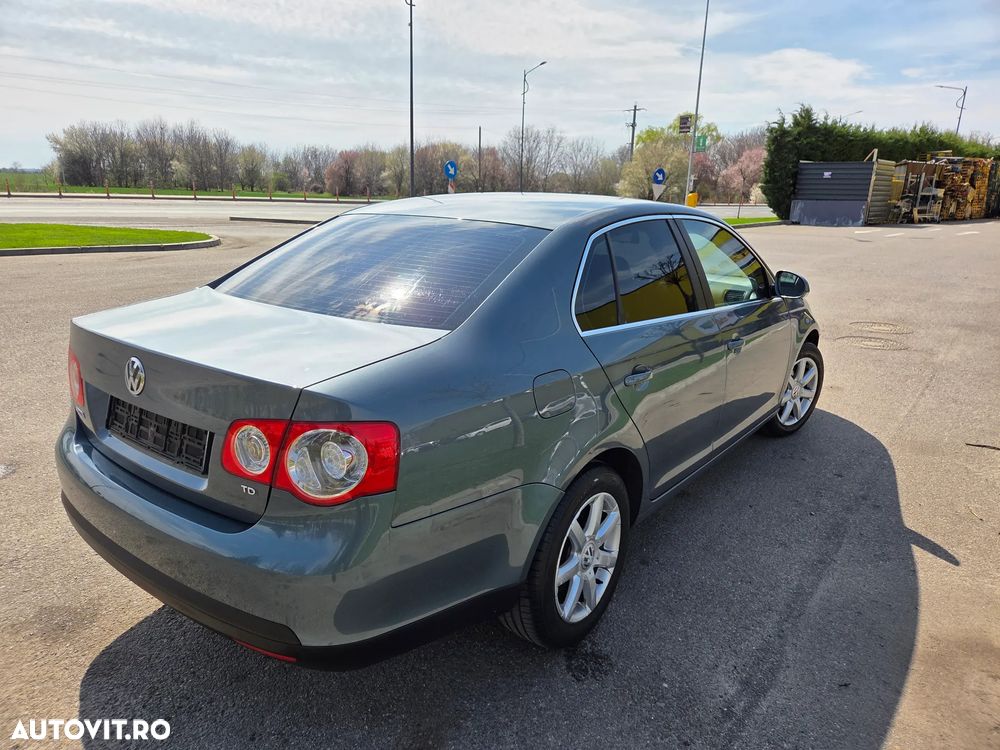 Volkswagen Jetta - 6