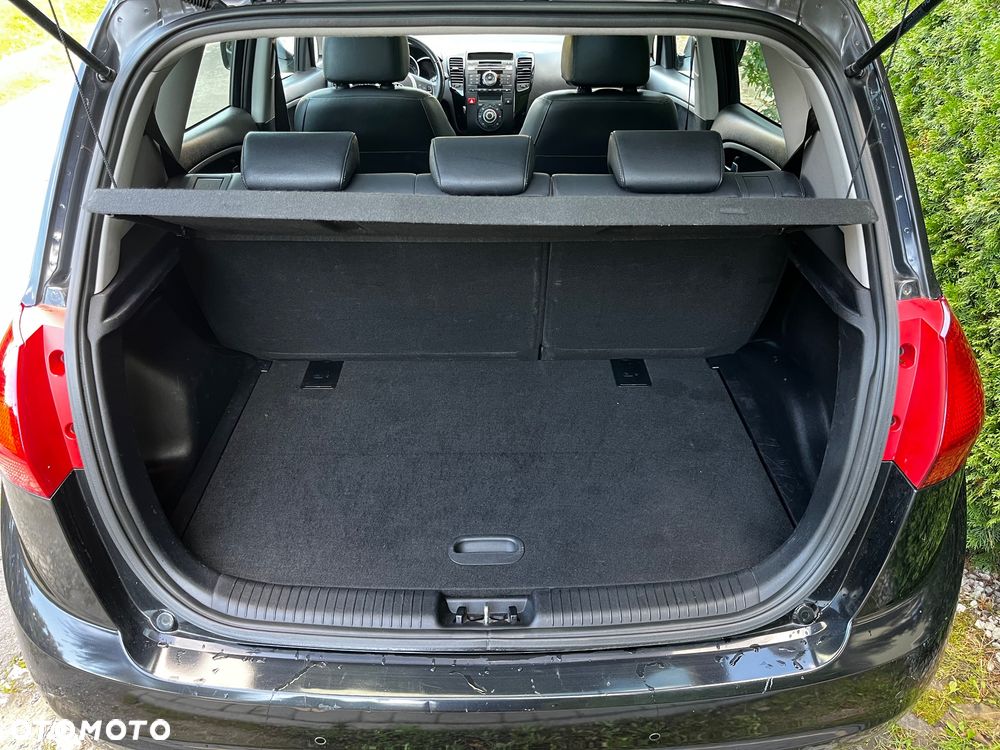 Kia Venga - 24