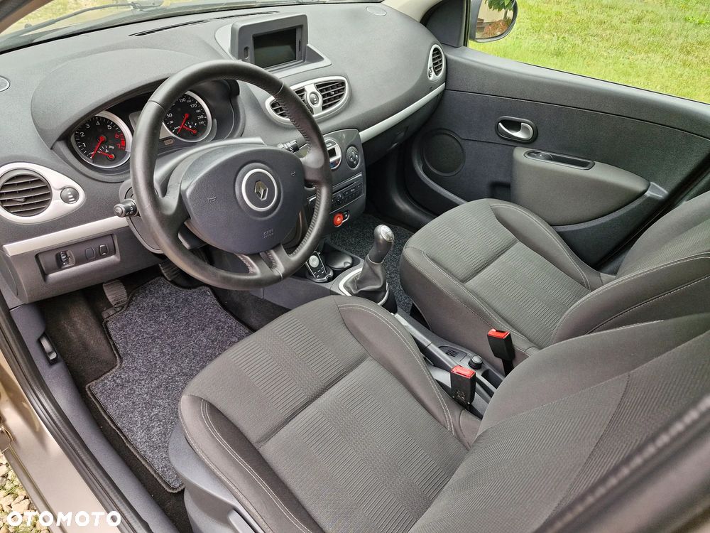 Renault Clio 1.2 16V Pack Authentique - 6