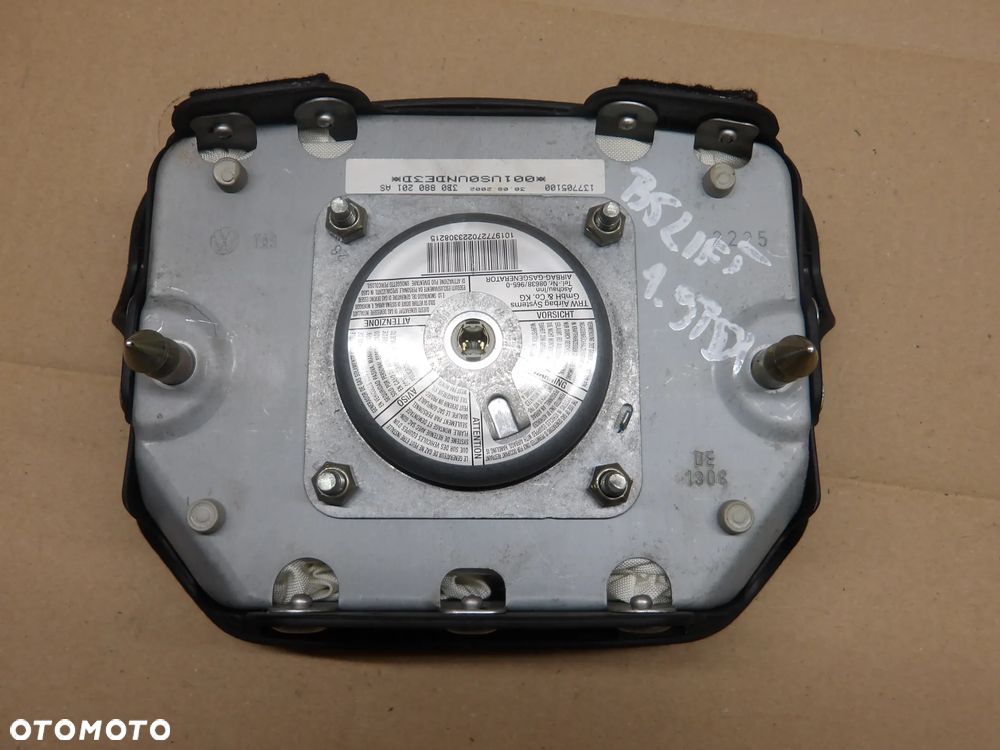 PASSAT B5 FL SEDAN 1.9TDI PODUSZKA AIRBAG KIEROWCY 3B0880201AS - 2