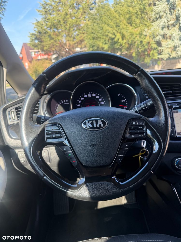 Kia Ceed 1.6 GDI Platinum Edition - 31