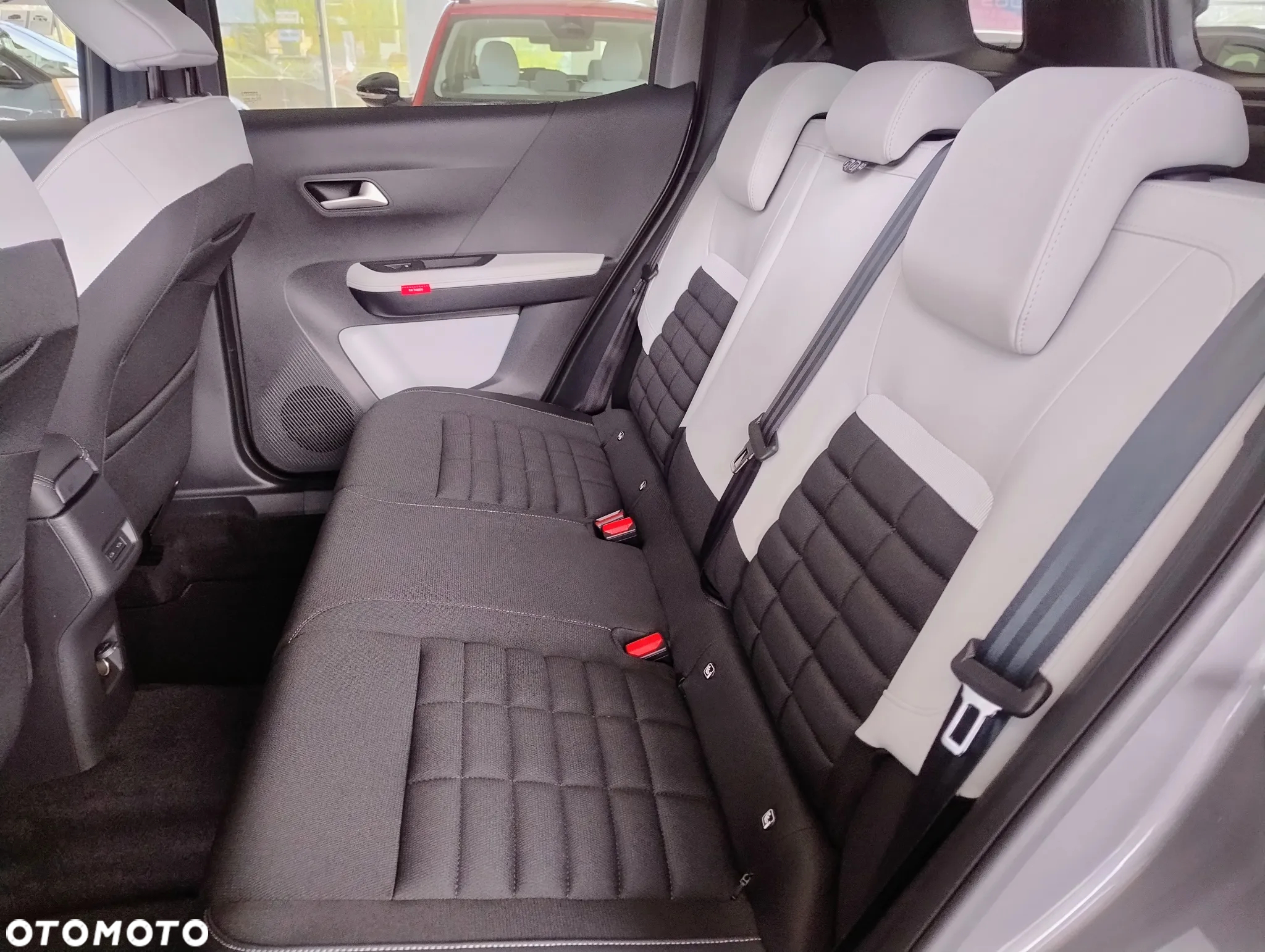 Citroën C3 Aircross 1.2 mHEV Plus S&S eDCT6 - 27