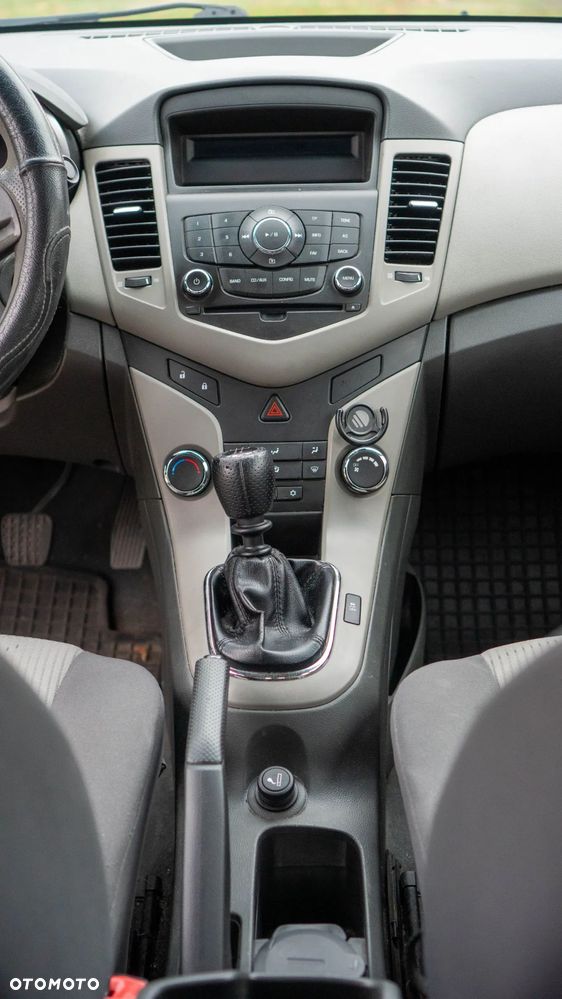 Chevrolet Cruze 1.6 LS - 14