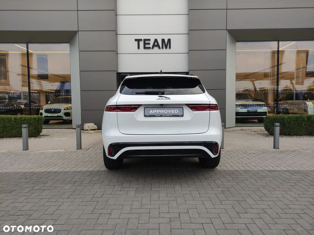 Jaguar F-Pace - 11