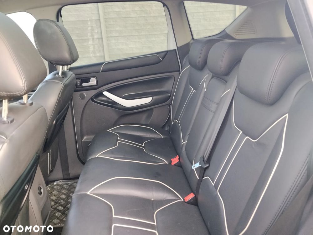 Ford Kuga - 11