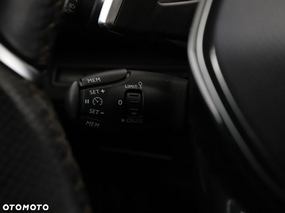 Peugeot 3008 1.6 PureTech GPF GT Line S&S EAT8 - 34
