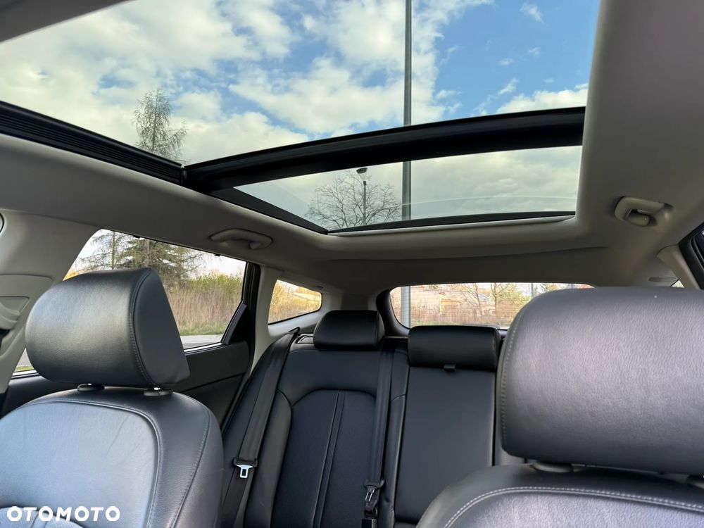 Kia Optima Plug-in Hybrid - 11