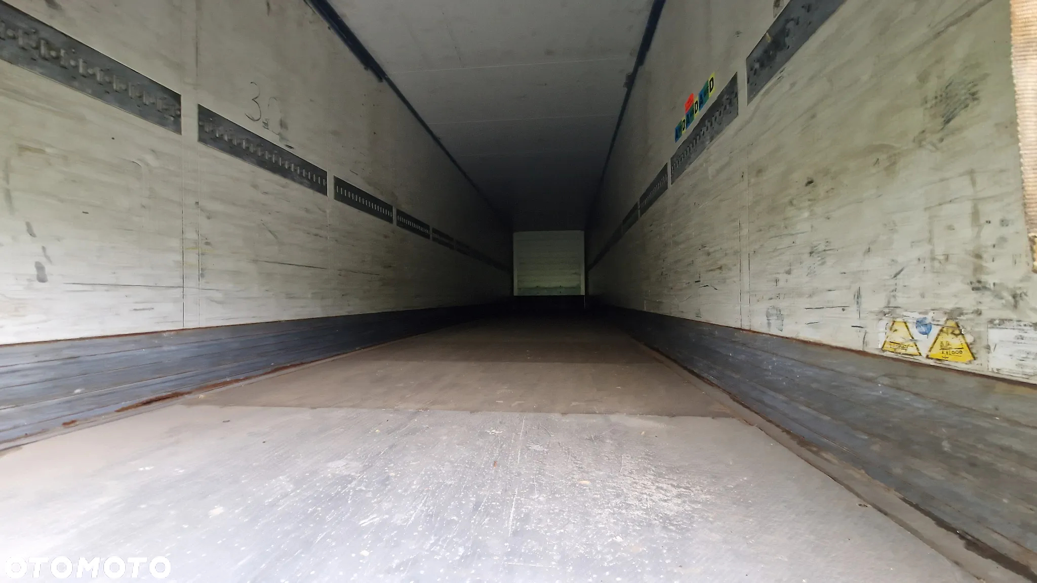 Schmitz Cargobull Kontener izoterma z Roletą z Niemiec - 3